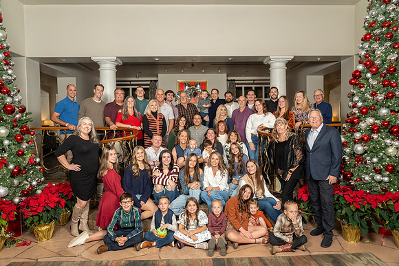 AronsonFamily2024-101-74103995