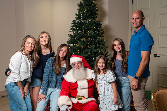 AronsonFamily2024-181-74104259