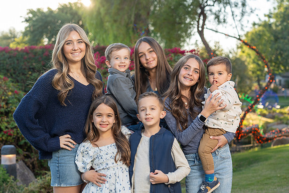 AronsonFamily2024-49-74103840