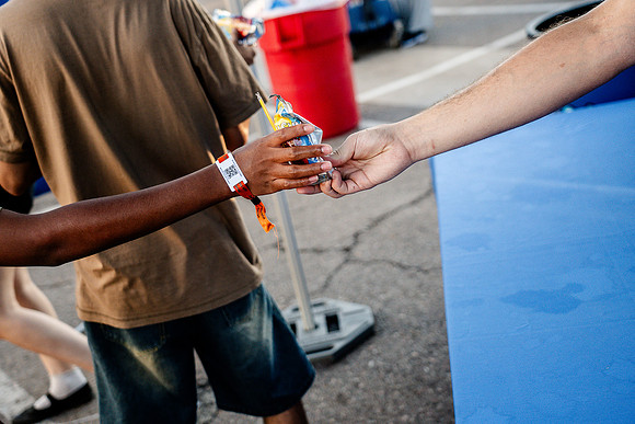 089-CapriSun-74103104