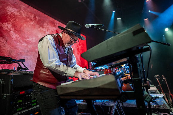 027-country show-100554