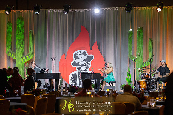 20-www.HarleyBonham.com-9476