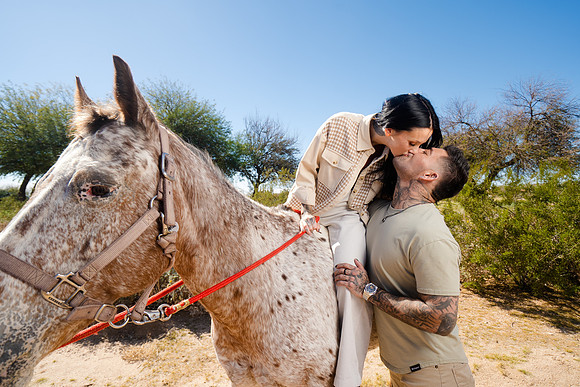 233-Christian&CarlyEngagement-74202124