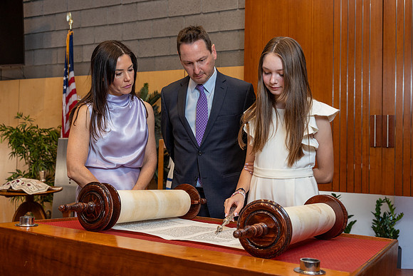 48-LucyMitzvah-Ceremony-7498