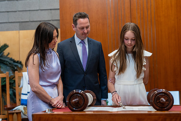 50-LucyMitzvah-Ceremony-4411
