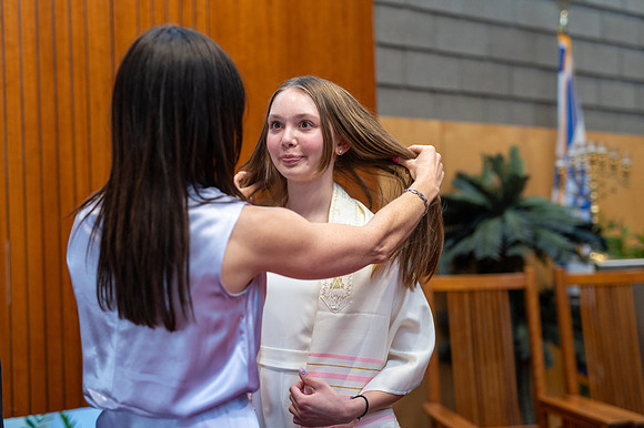 80-LucyMitzvah-Ceremony-4460