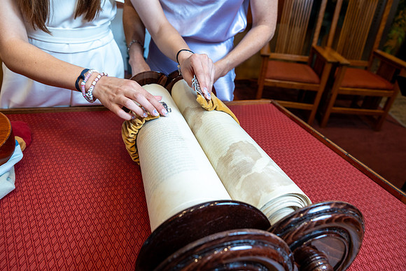 22-LucyMitzvah-Ceremony-7472