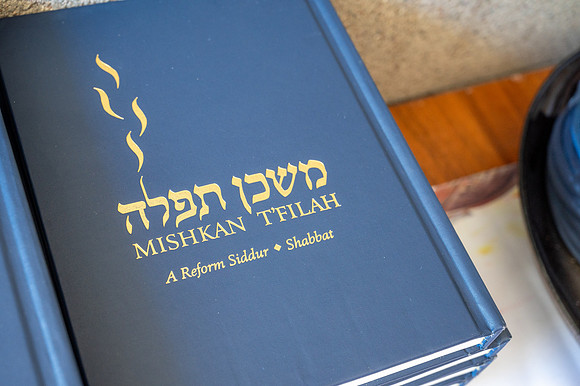 6-LucyMitzvah-Ceremony-4372