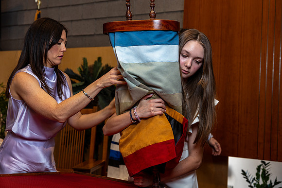 61-LucyMitzvah-Ceremony-7510