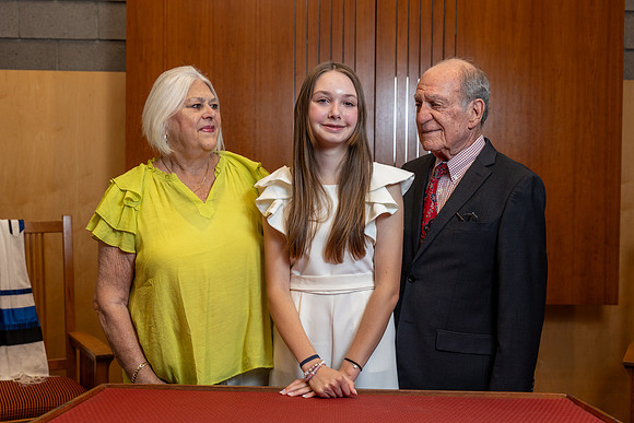 96-LucyMitzvah-Ceremony-7574