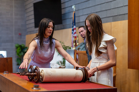 55-LucyMitzvah-Ceremony-4416