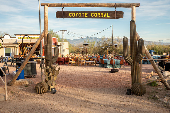 22-LoewsDecorFeb24-5261
