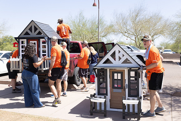 401-HomeDepot-AZVetHome-7247