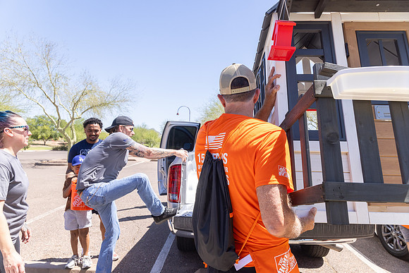 405-HomeDepot-AZVetHome-7252