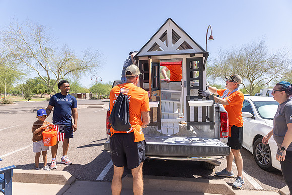 409-HomeDepot-AZVetHome-7258