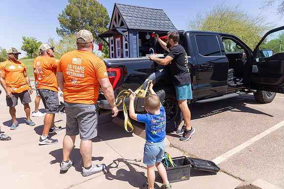 414-HomeDepot-AZVetHome-7266