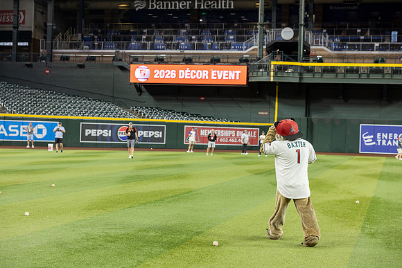 115-HomeDepot-ChaseField-20709