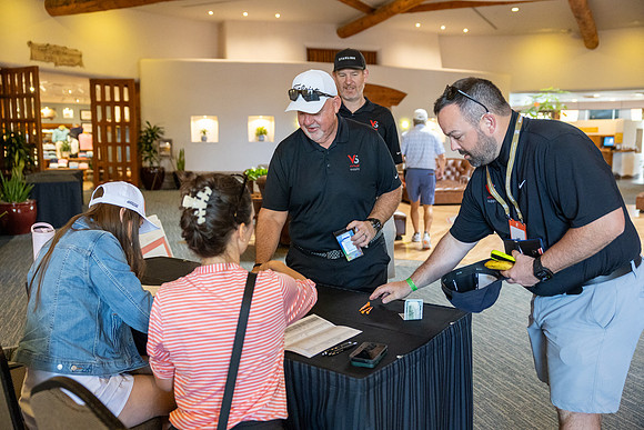 1-HomeDepot-Golf-Grayhawk-21070