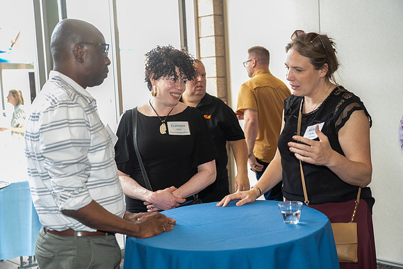101-ServiceInnovation-74204758