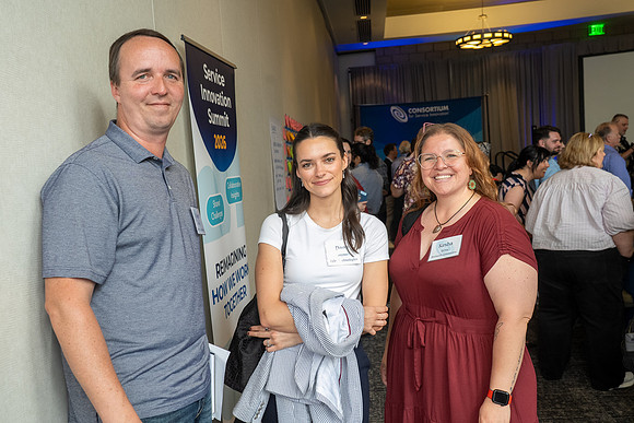 117-ServiceInnovation-74204784