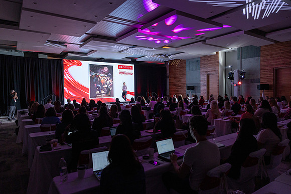 041-Clarins 2026-26252