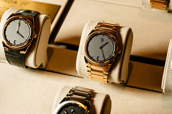 112-Parmigiani-101667