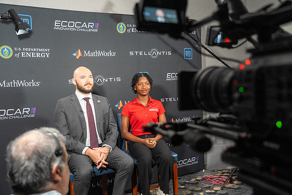 825-EcoCarATL-74107839