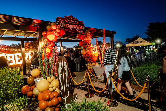 024-OktoberWest2026-74106224