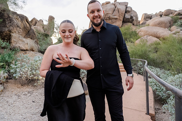083-Joe and Mandy-74103556
