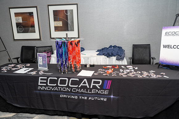 840-EcoCarATL-74107859