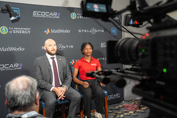 824-EcoCarATL-74107837
