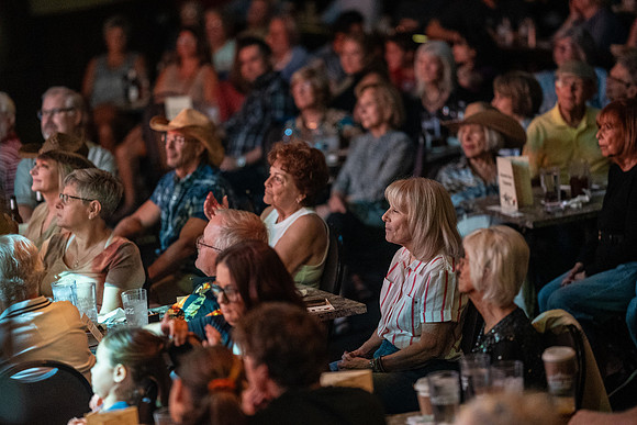 031-country show-205801