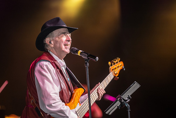 043-country show-205830