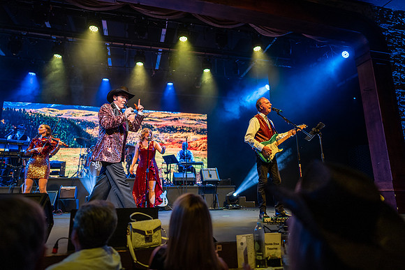 003-country show-100519