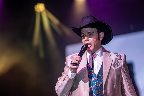 036-country show-205818