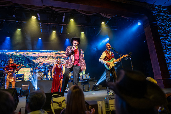 004-country show-100522