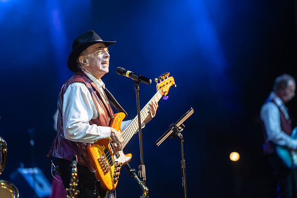 045-country show-205834