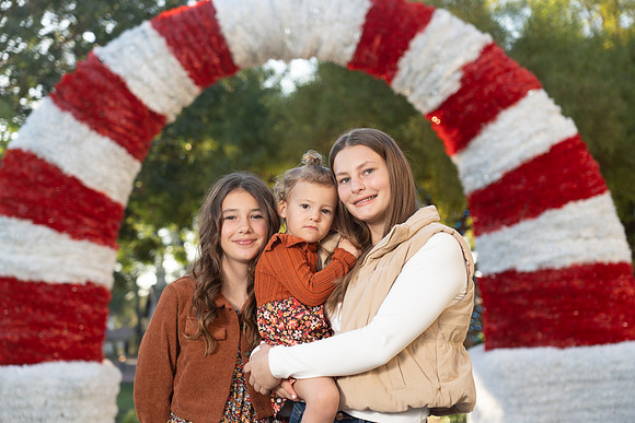 AronsonFamily2024-27-74103775