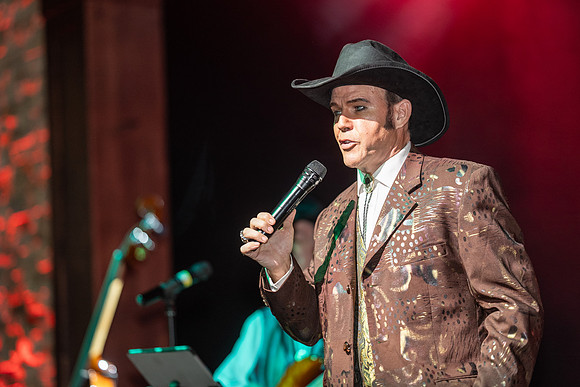 081-country show-205914