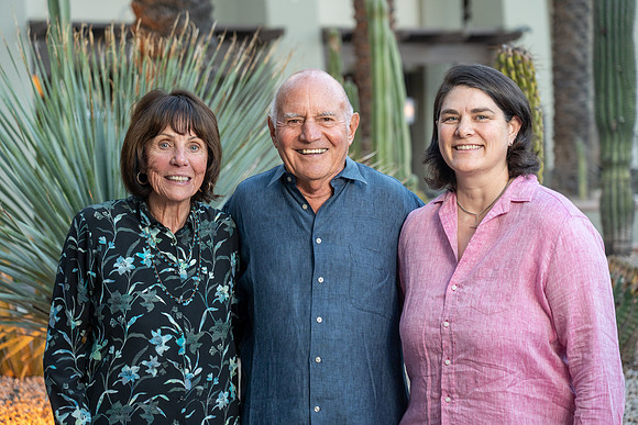 AronsonFamily2024-113-74104044