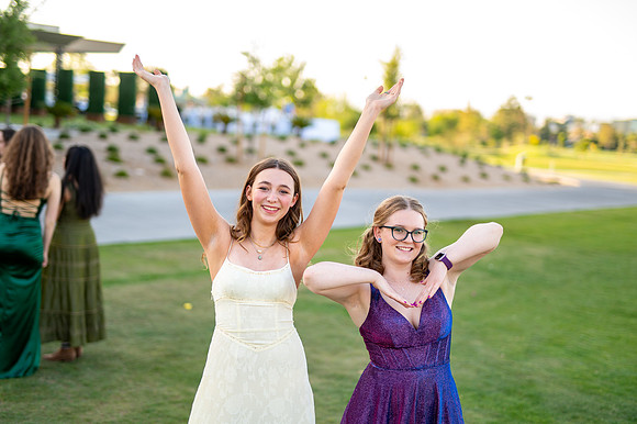 184-Prom-2025-2093