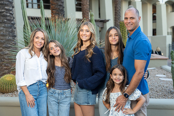 AronsonFamily2024-115-74104053