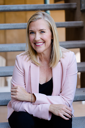 004-Emily White-74103238