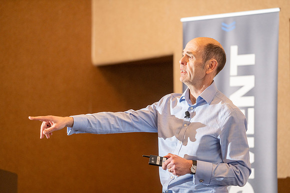 11-SugarCRM-74205249
