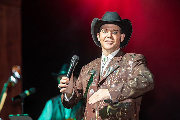 080-country show-205909