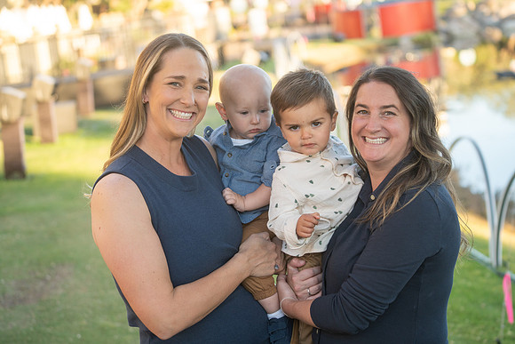 AronsonFamily2024-98-74208977