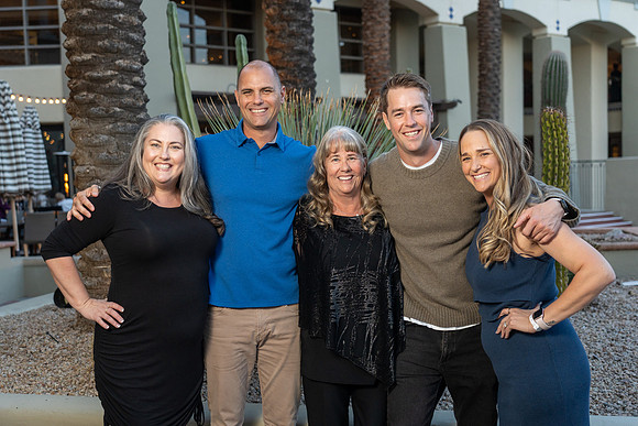 AronsonFamily2024-148-74104168
