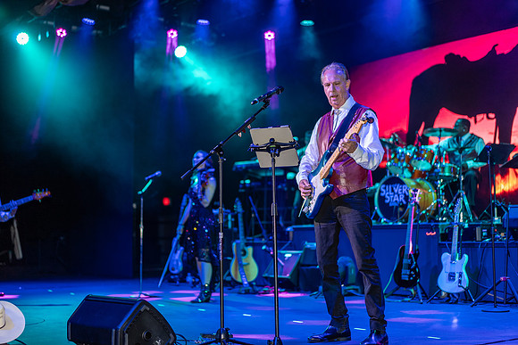 071-country show-100619