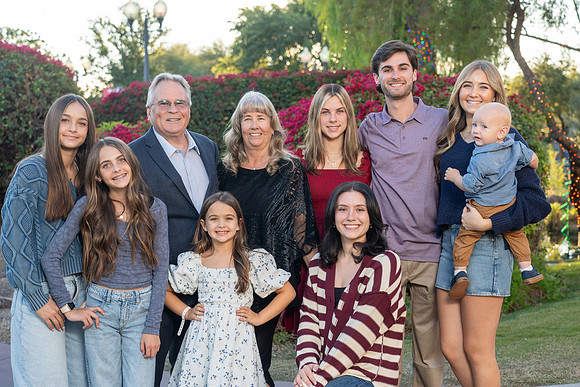 AronsonFamily2024-80-74103967