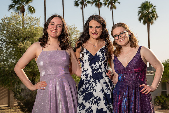 41-Prom-2025-phone-